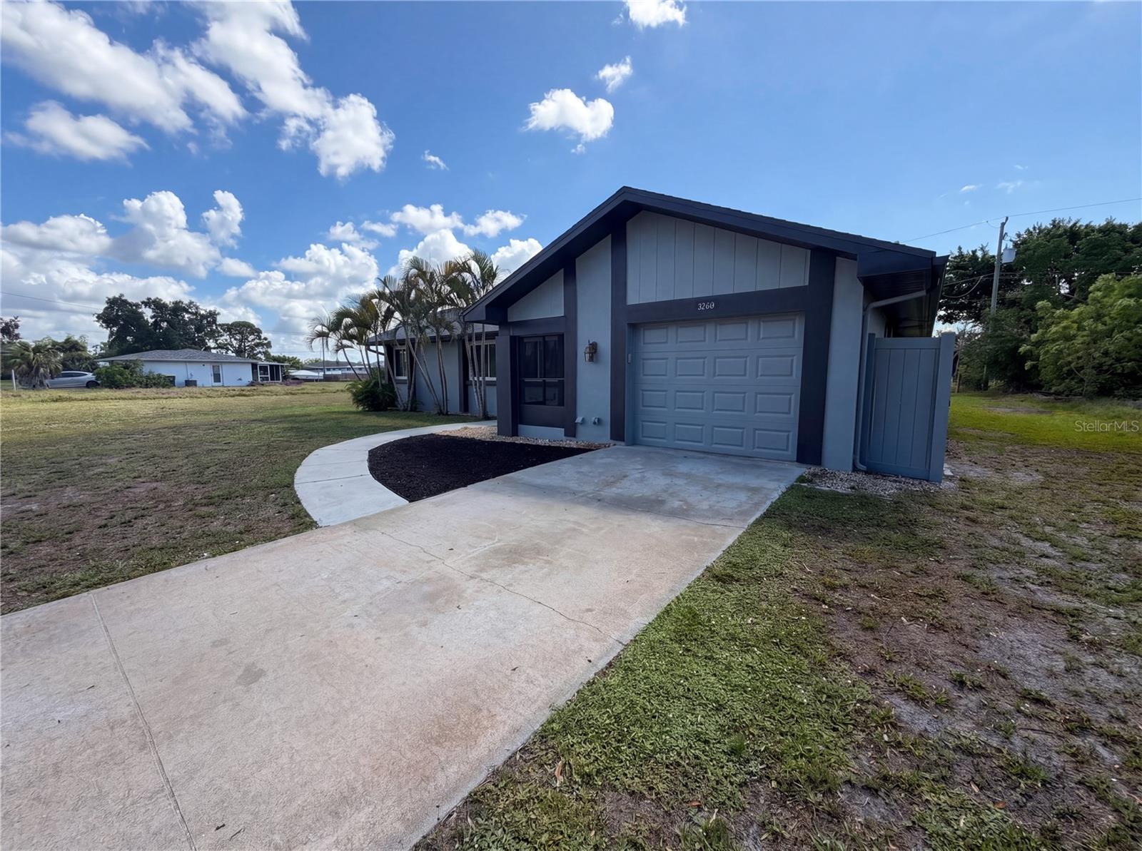 3260 Pinetree Street — photo