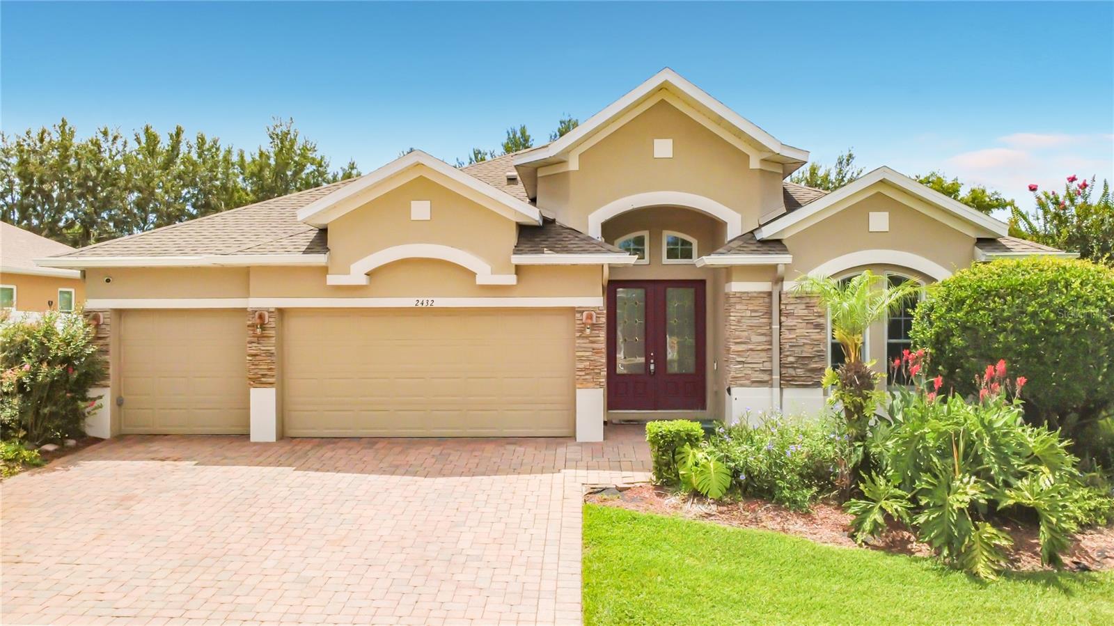 2432 Emerald Rose Way — photo