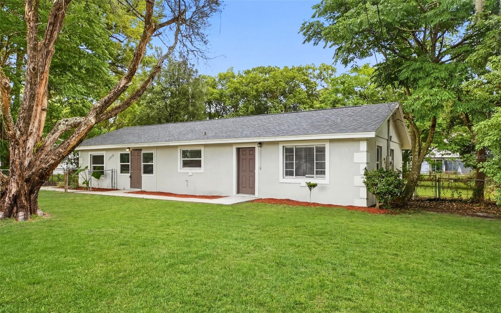 1715 Sunset Drive — photo