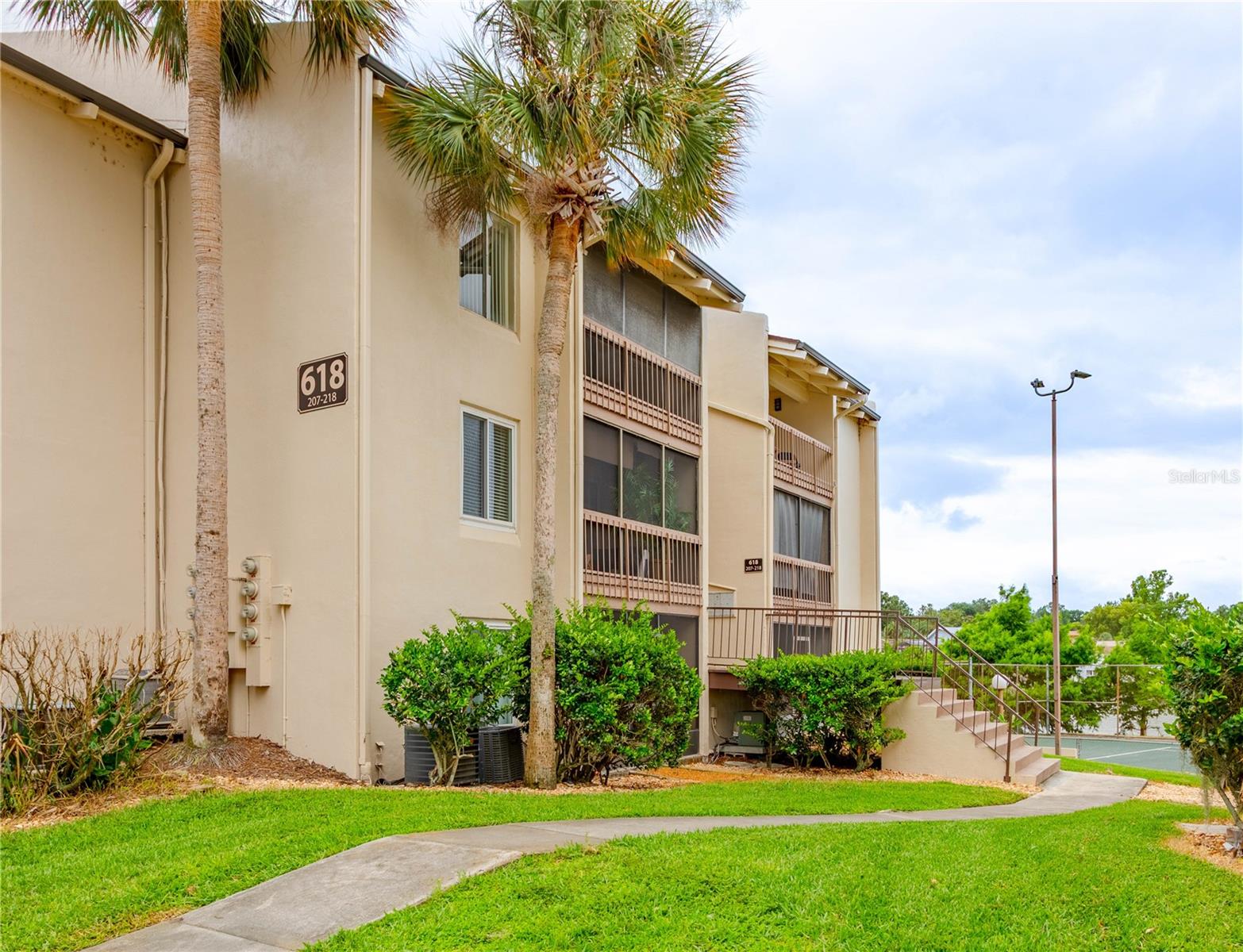 618 Orange Drive 216 — photo