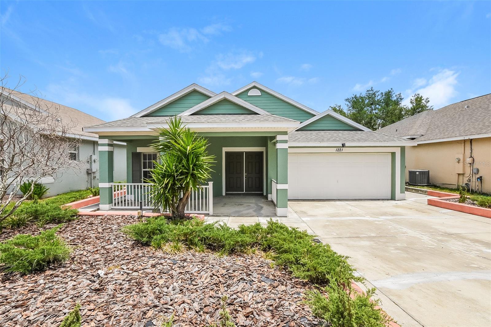 1221 Longville Circle — photo
