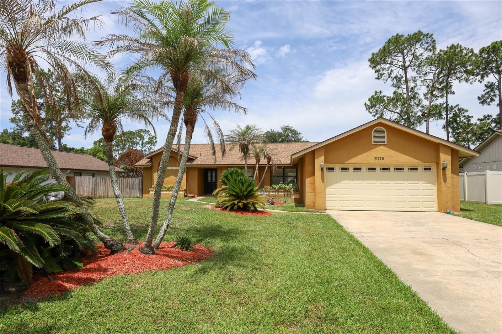 9110 Palm Tree Drive — photo