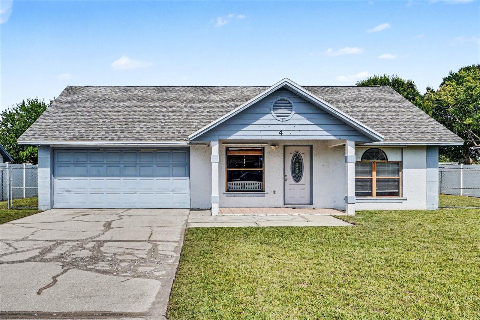 4 Carmona Way — photo
