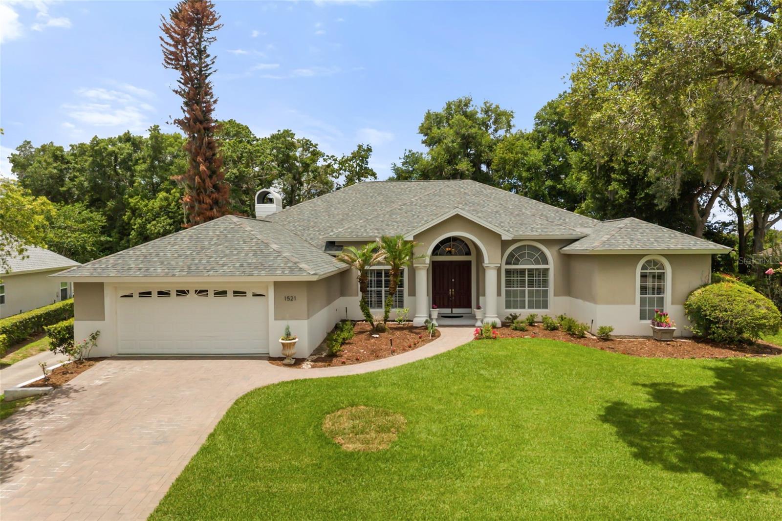 1521 Edgewater Drive — photo