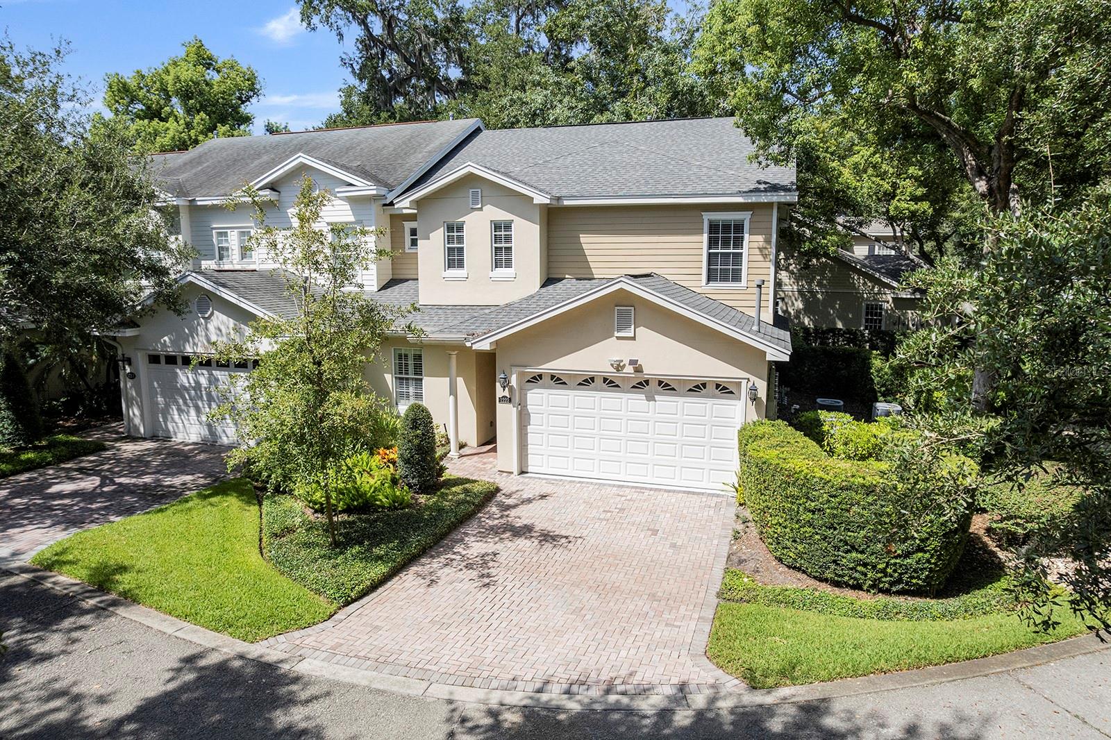 1223 Country Club Oaks Circle — photo