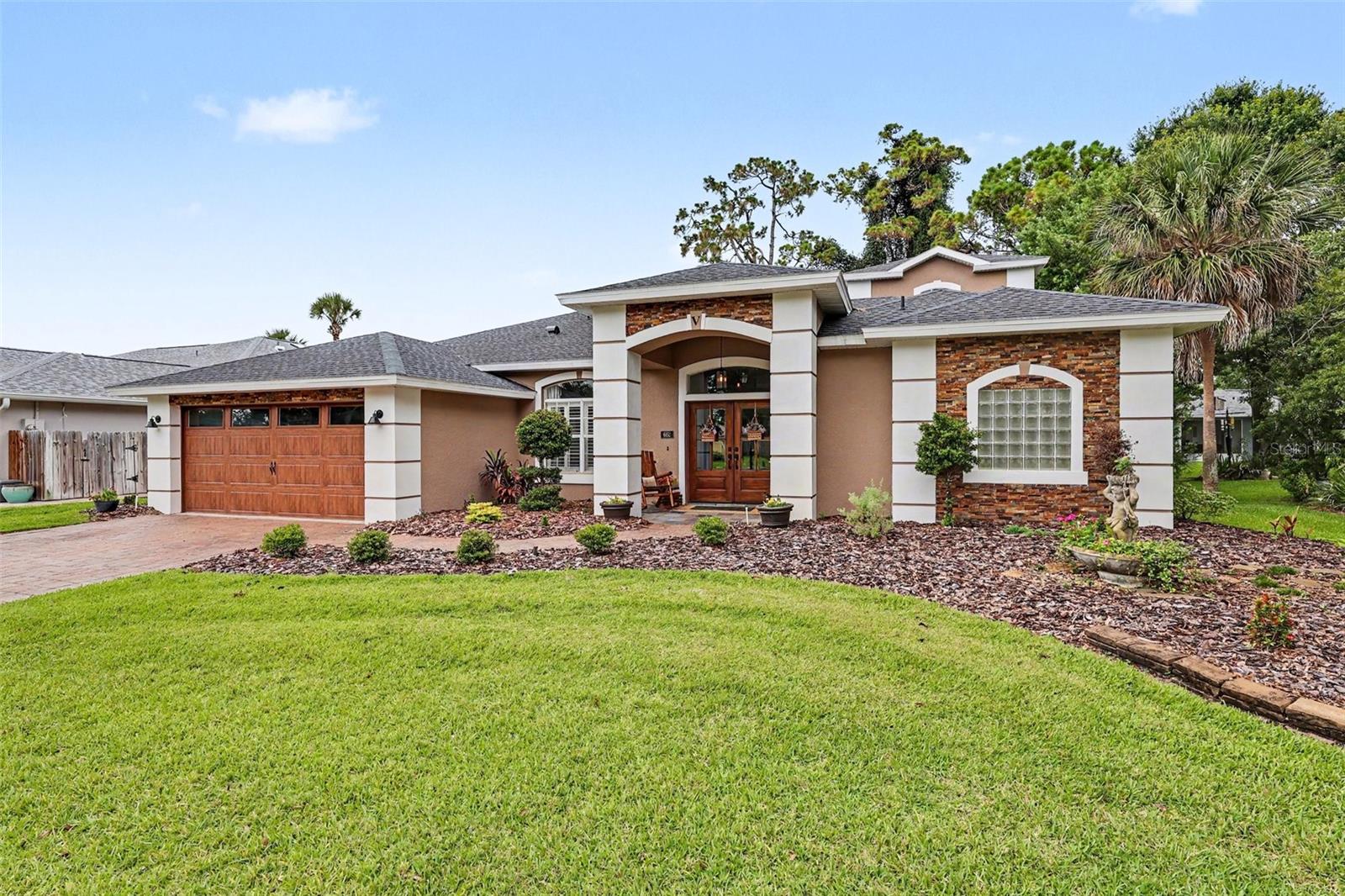 663 Sheridan Woods Dr — photo
