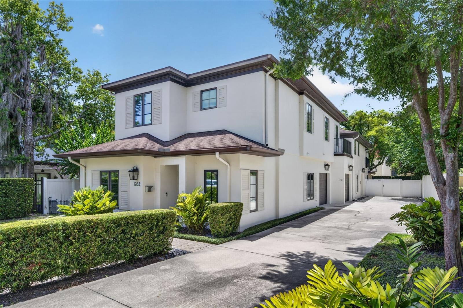 1265 Arlington Pl — photo
