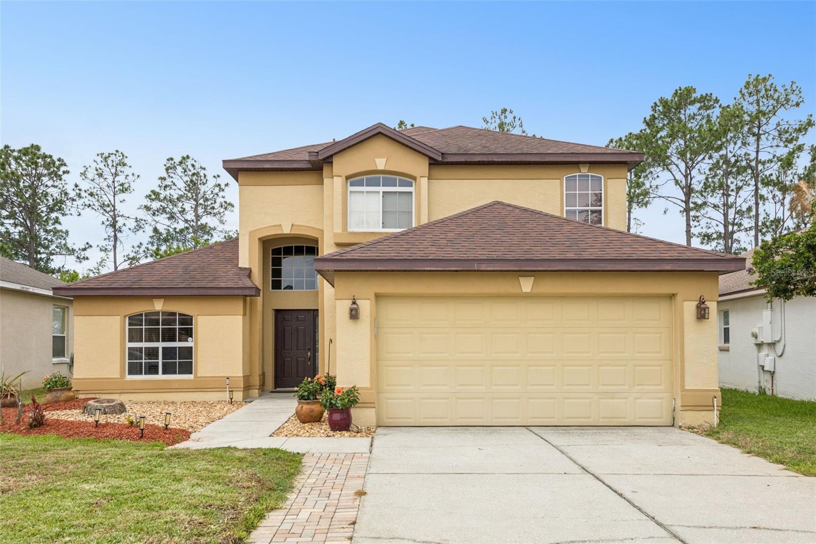 726 Oxford Drive — photo