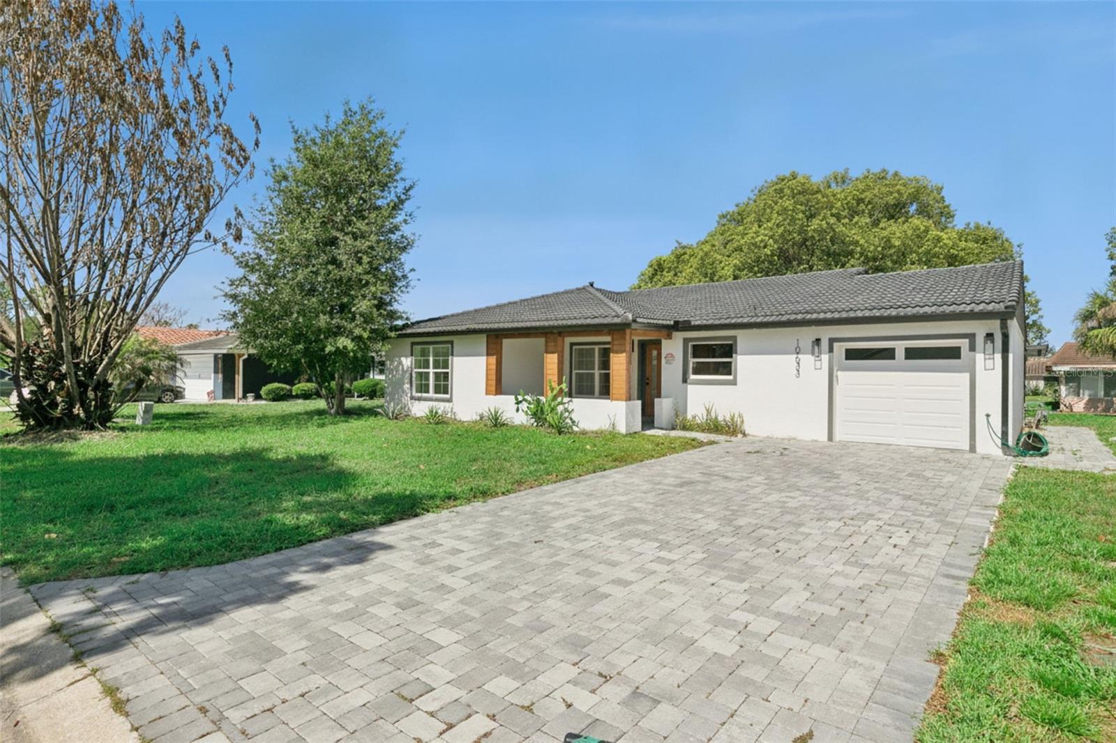 10633 Watertown Court — photo