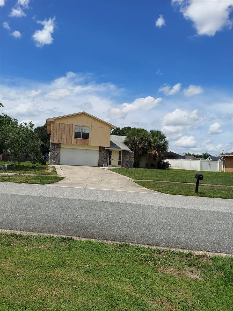 8139 Laurel Tree Drive — photo
