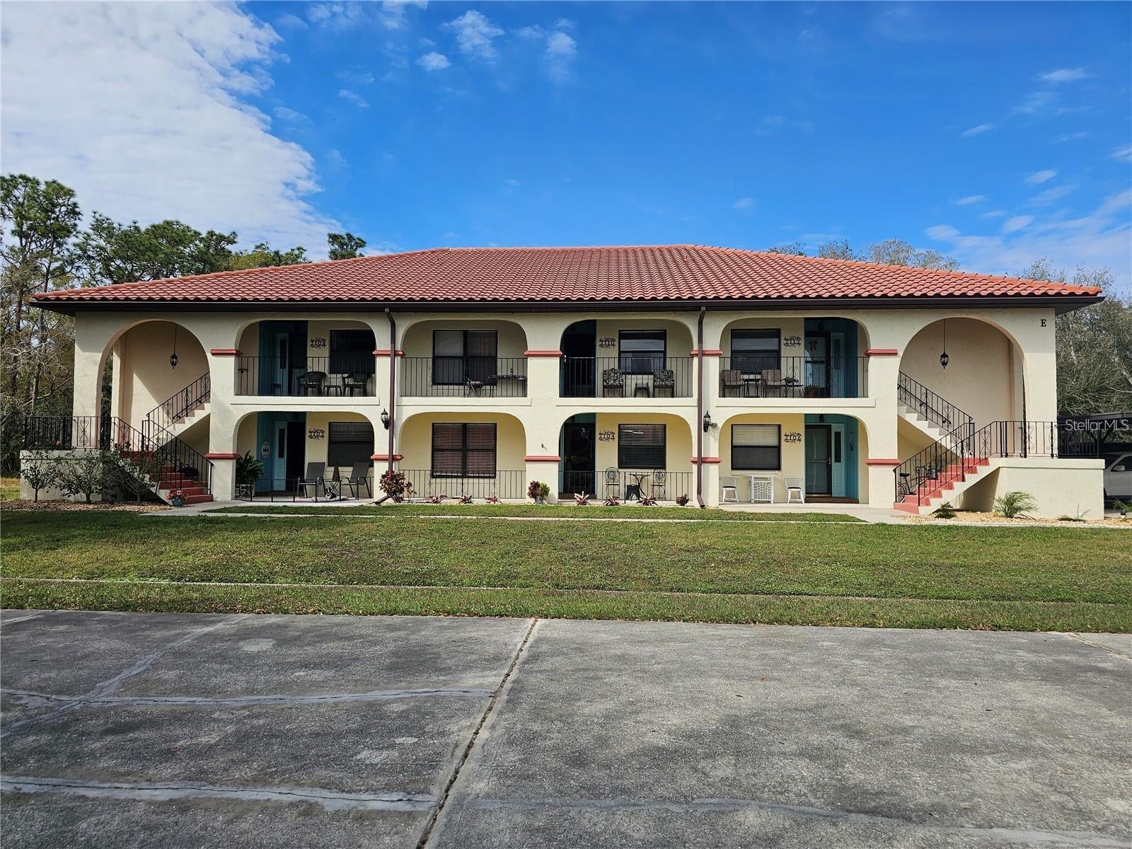 2104 Granada Court — photo
