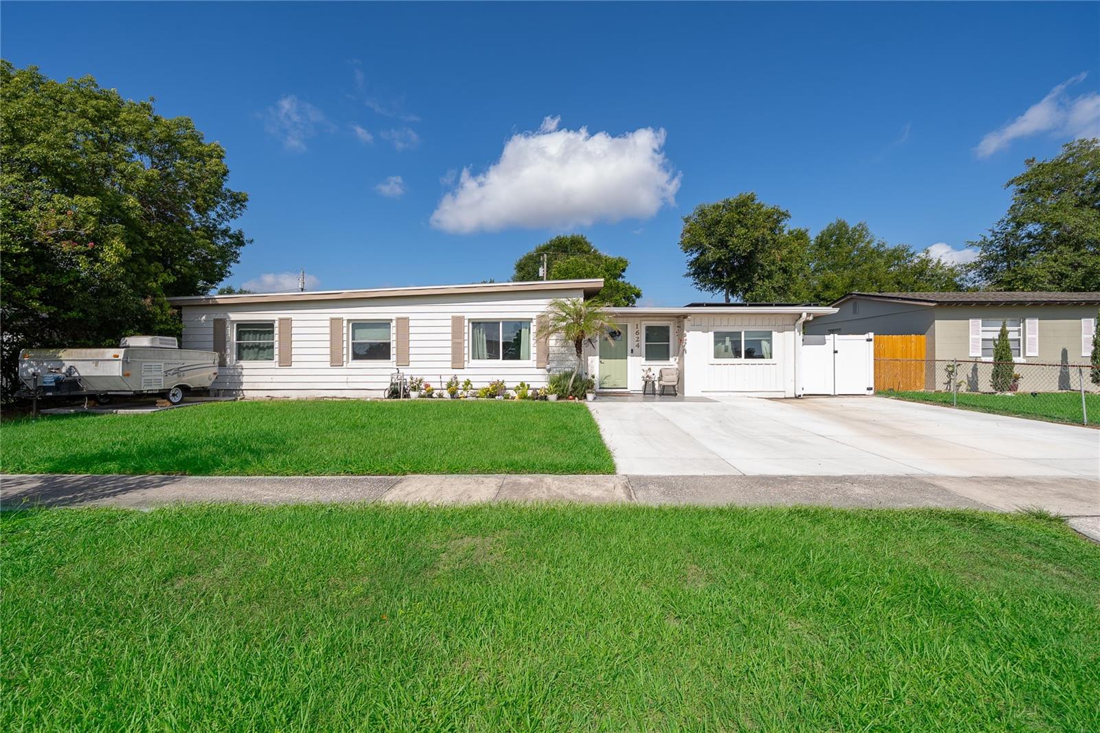 1624 Hollis Drive — photo