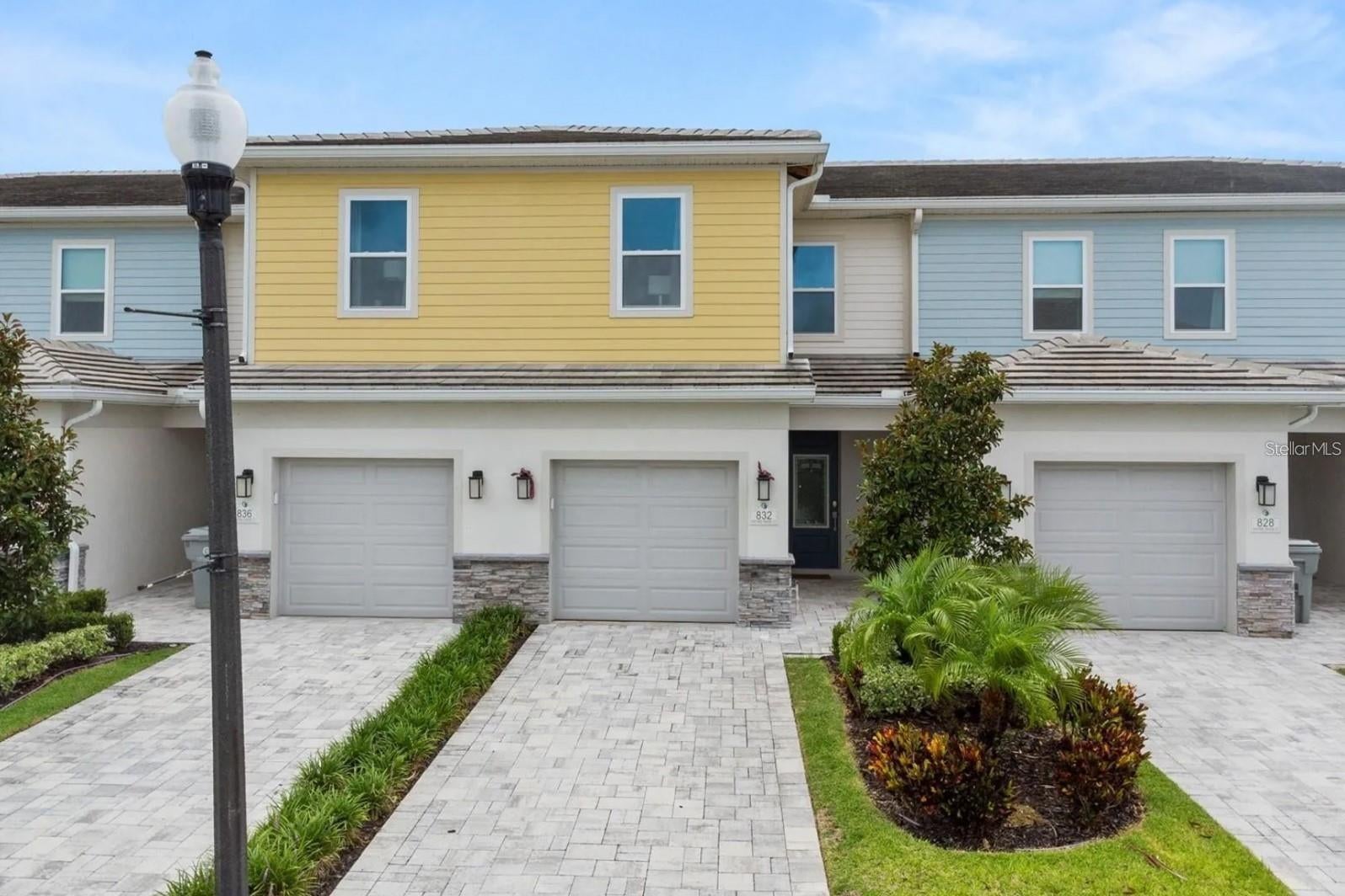 832 Driving Range Court — photo
