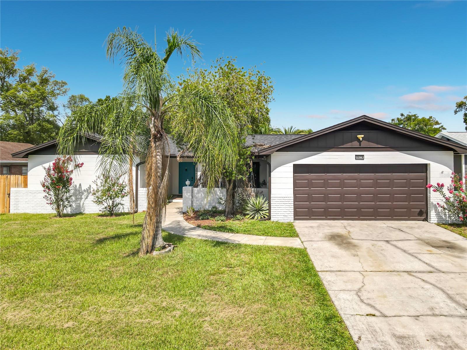 8676 Hillside Drive — photo