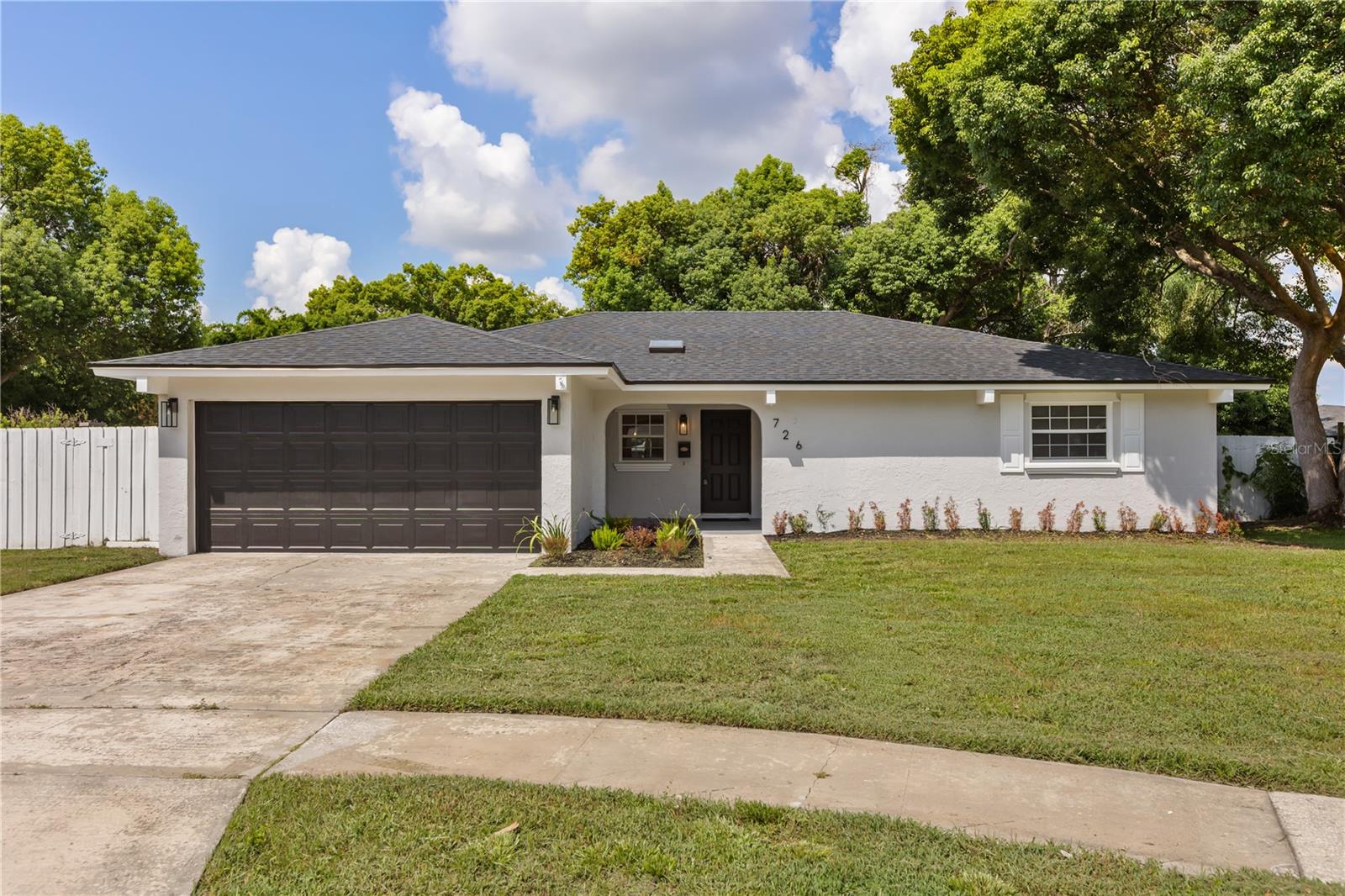 726 Forest Glen Court — photo
