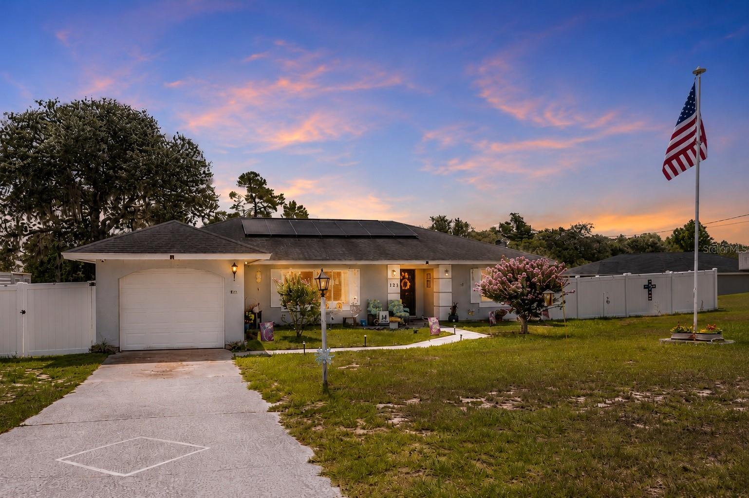 124 Oak Circle — photo