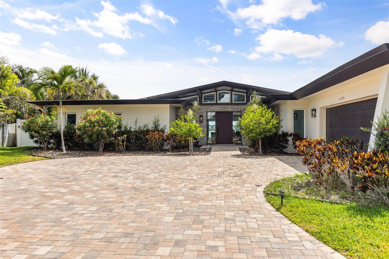 4598 Clearwater Harbor Drive S — photo