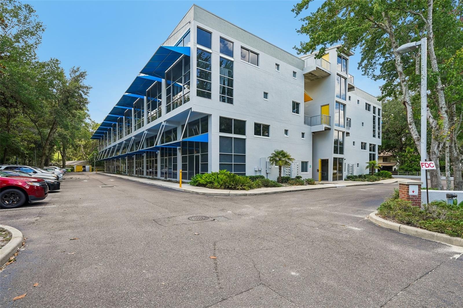 2515 SW 35th Place 103 — photo