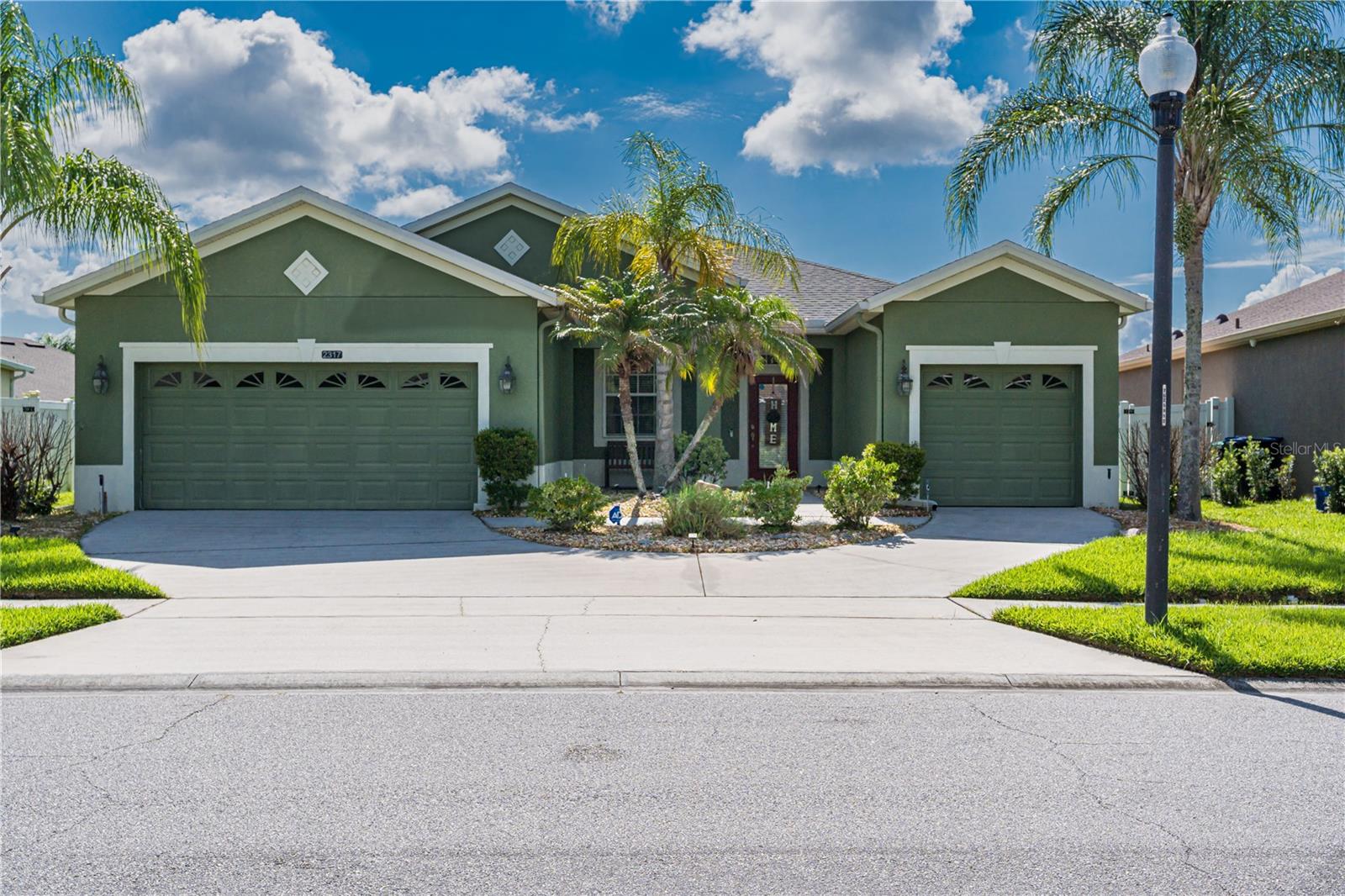 2317 Crosston Circle — photo