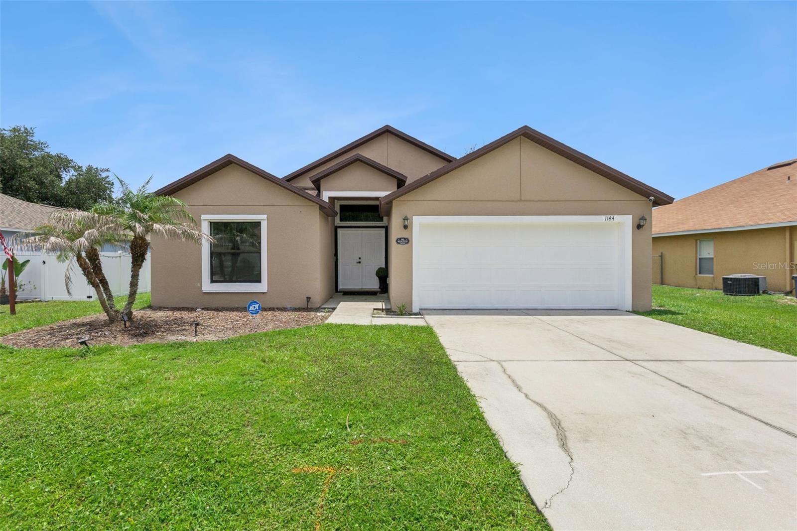 1144 Cambourne Dr — photo