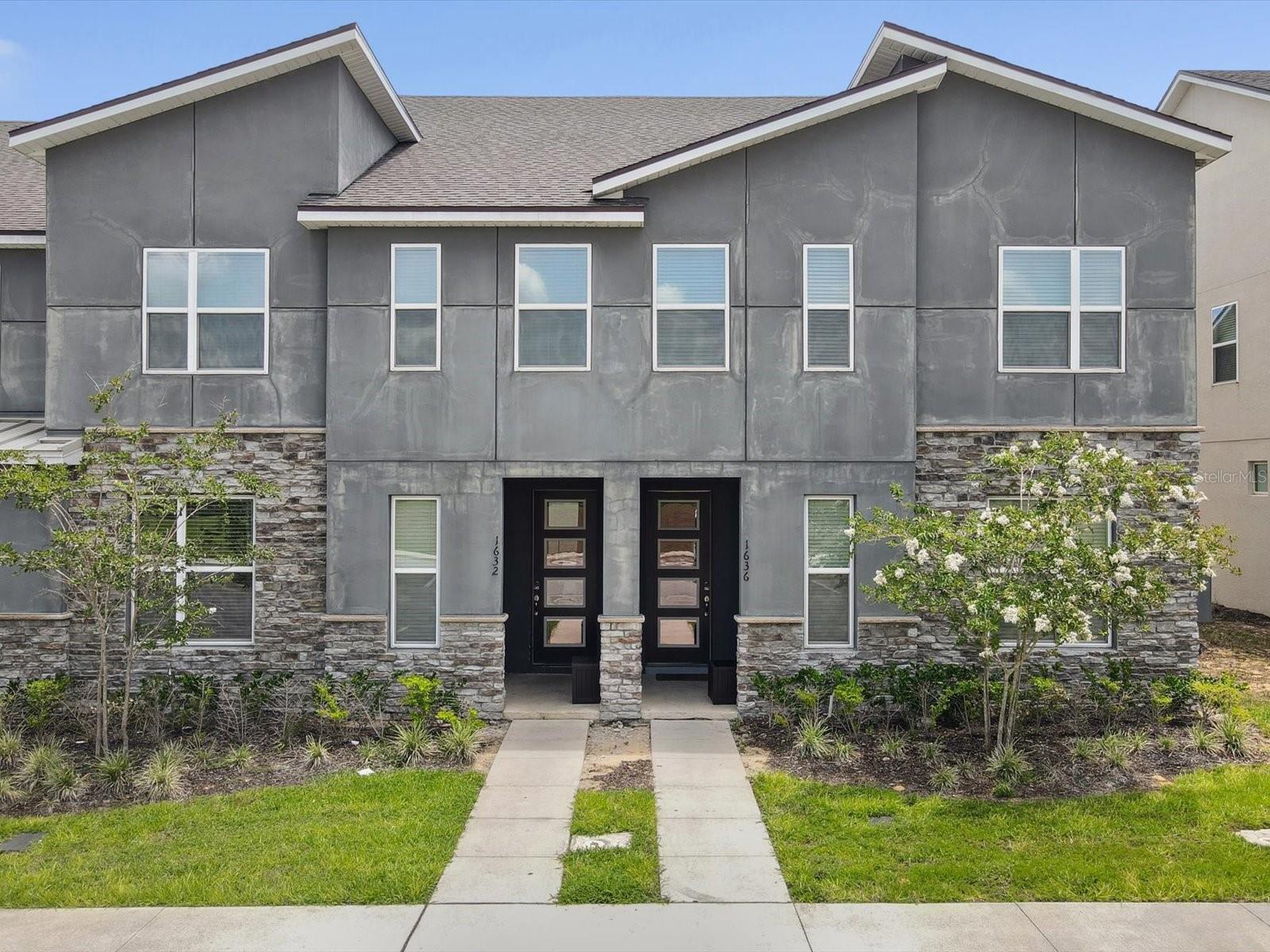 1632 Tropical Palms Circle — photo
