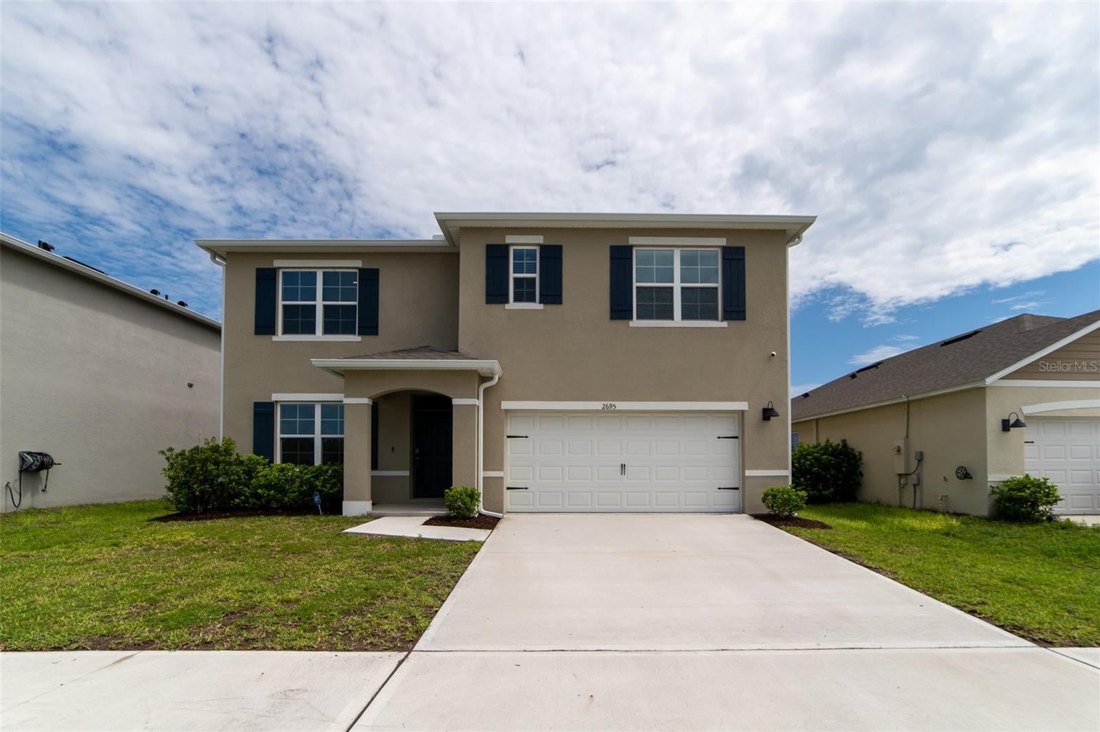 2695 House Finch Road — photo