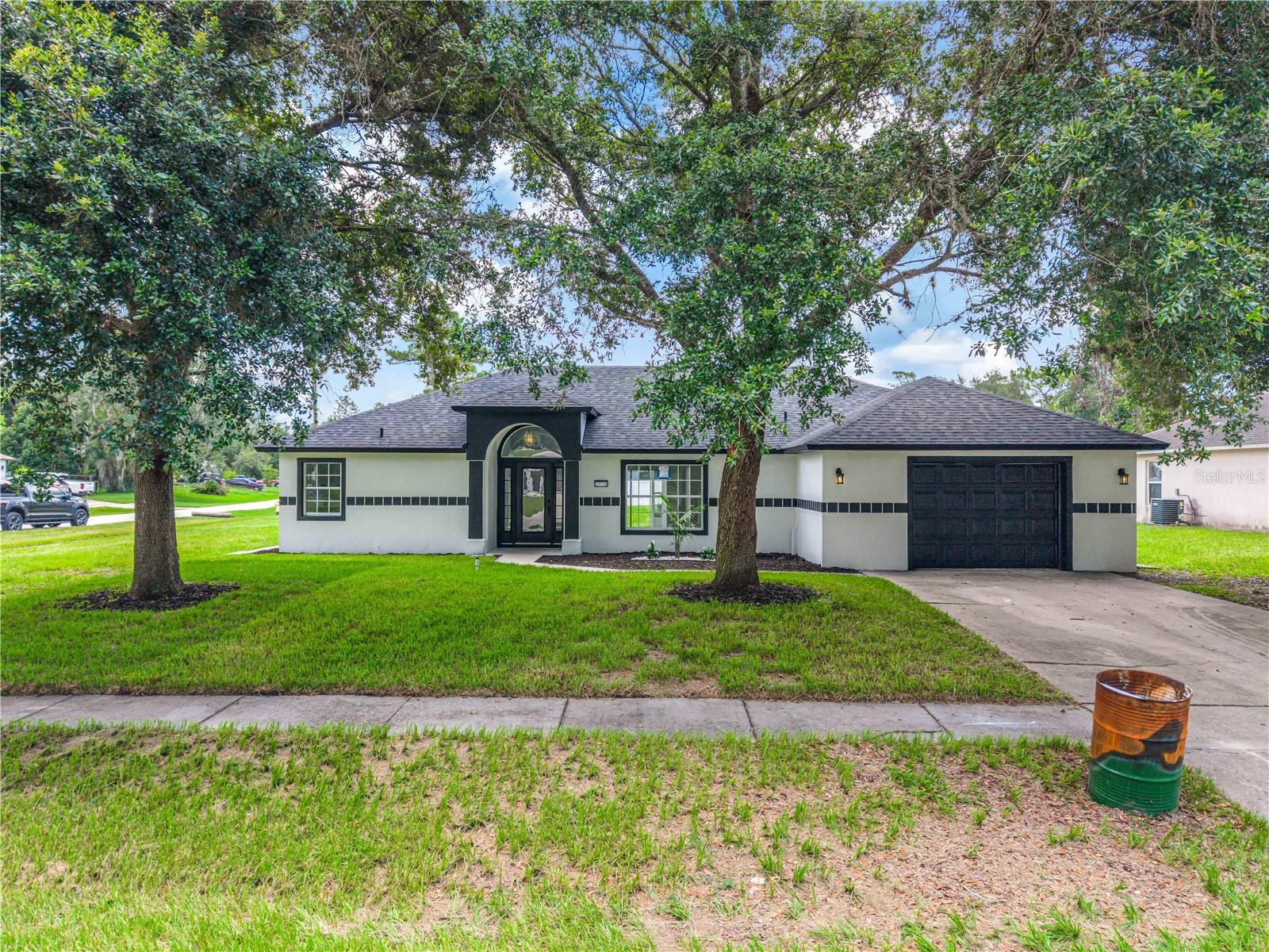 2570 Coachman Drive — photo