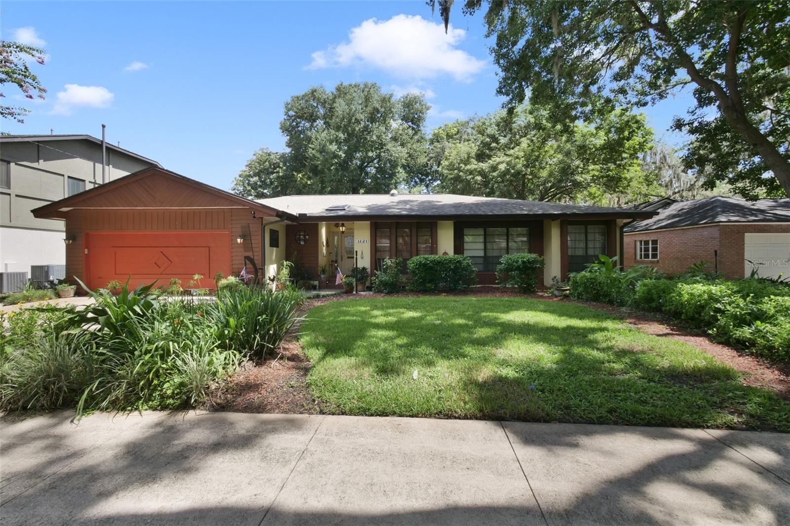 1121 Shorewood Drive — photo