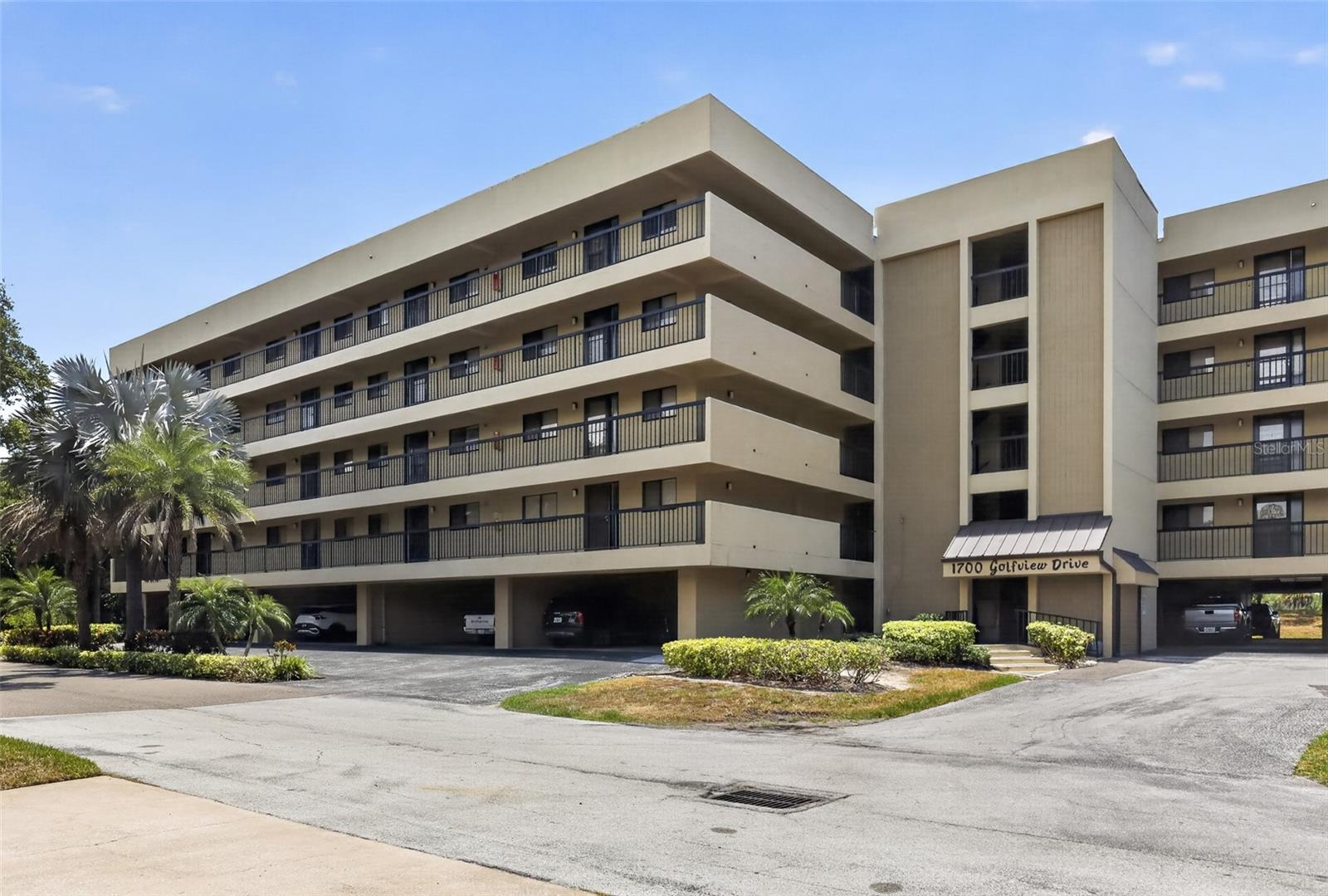1724 Golfview Drive — photo