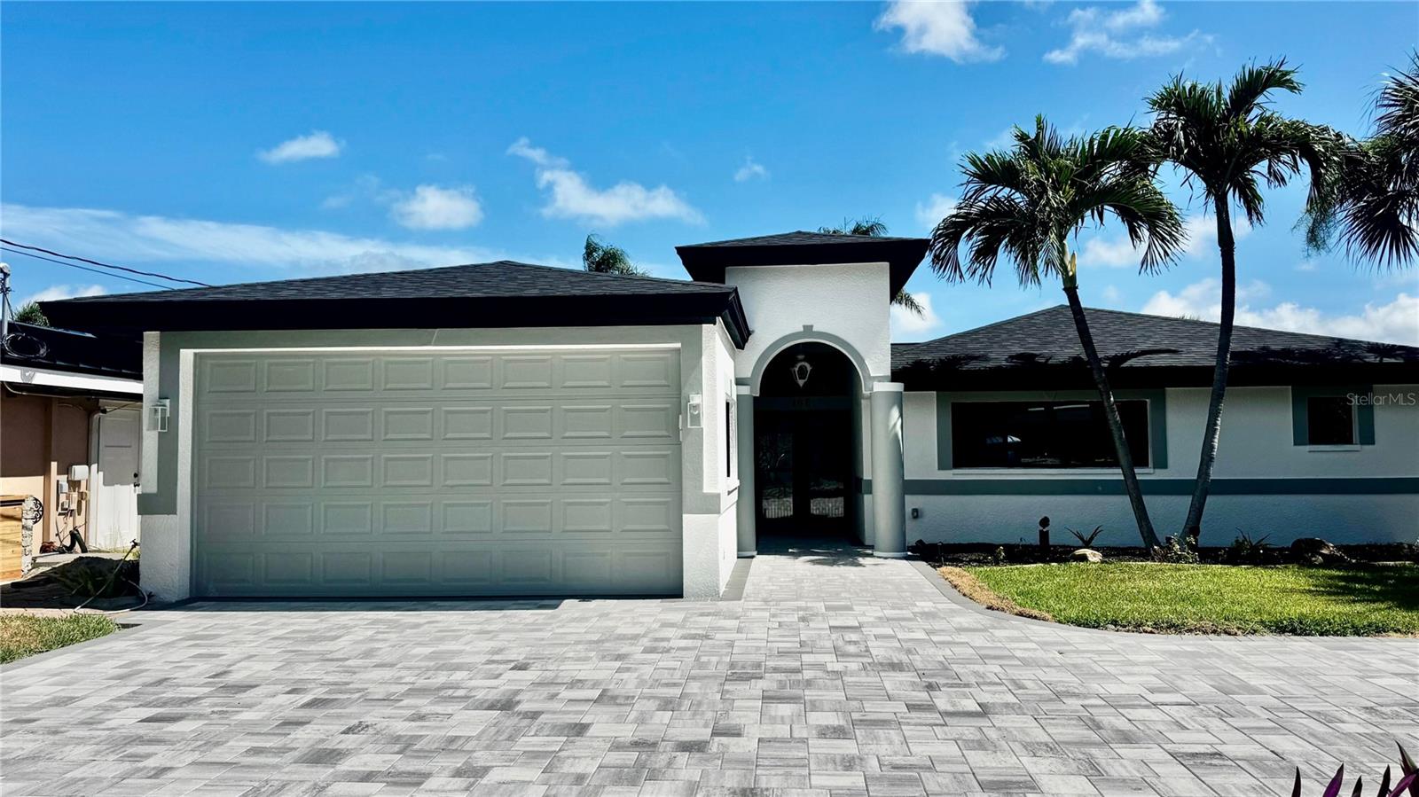 166 Bayside Drive — photo