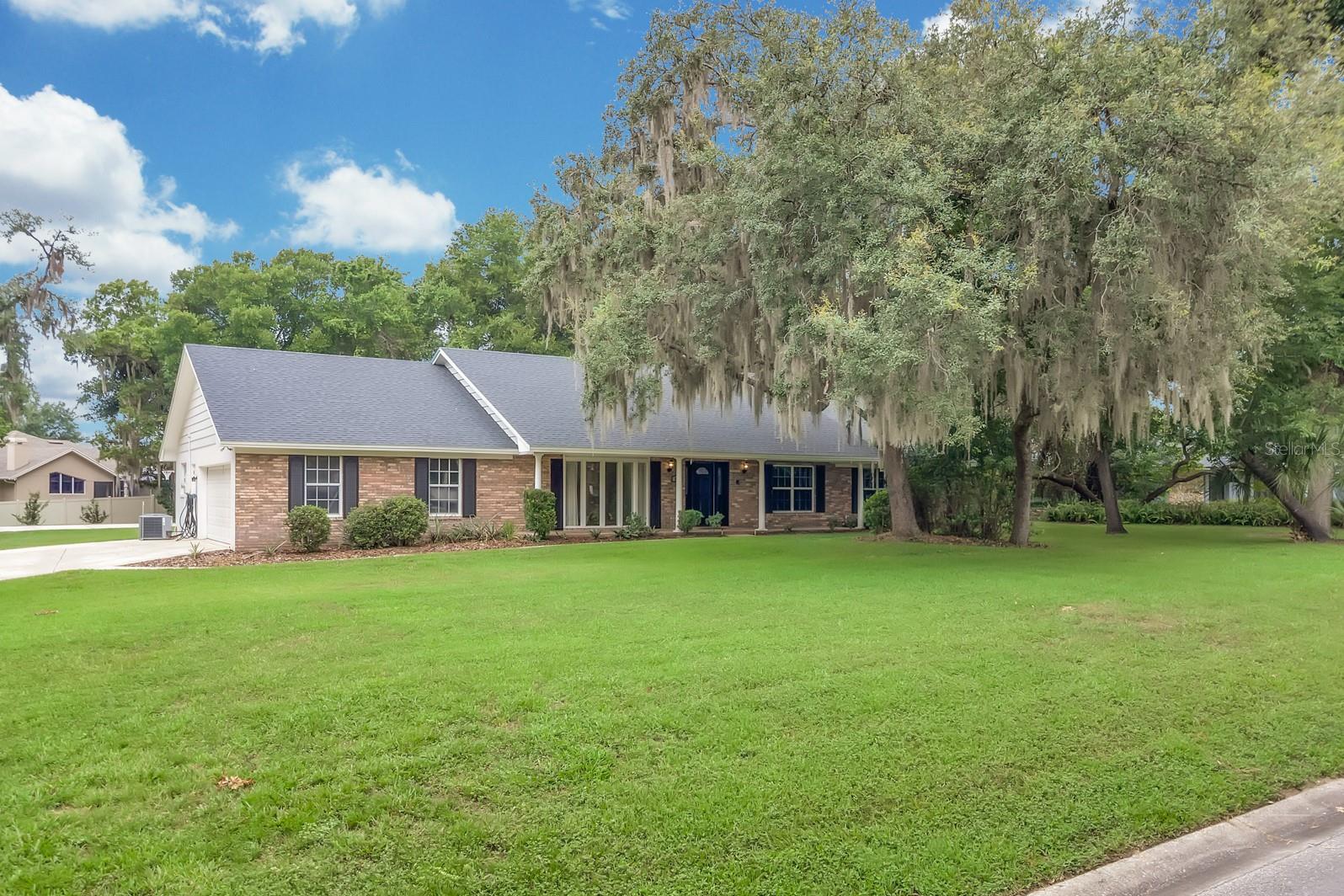 112 Forest Park Court — photo