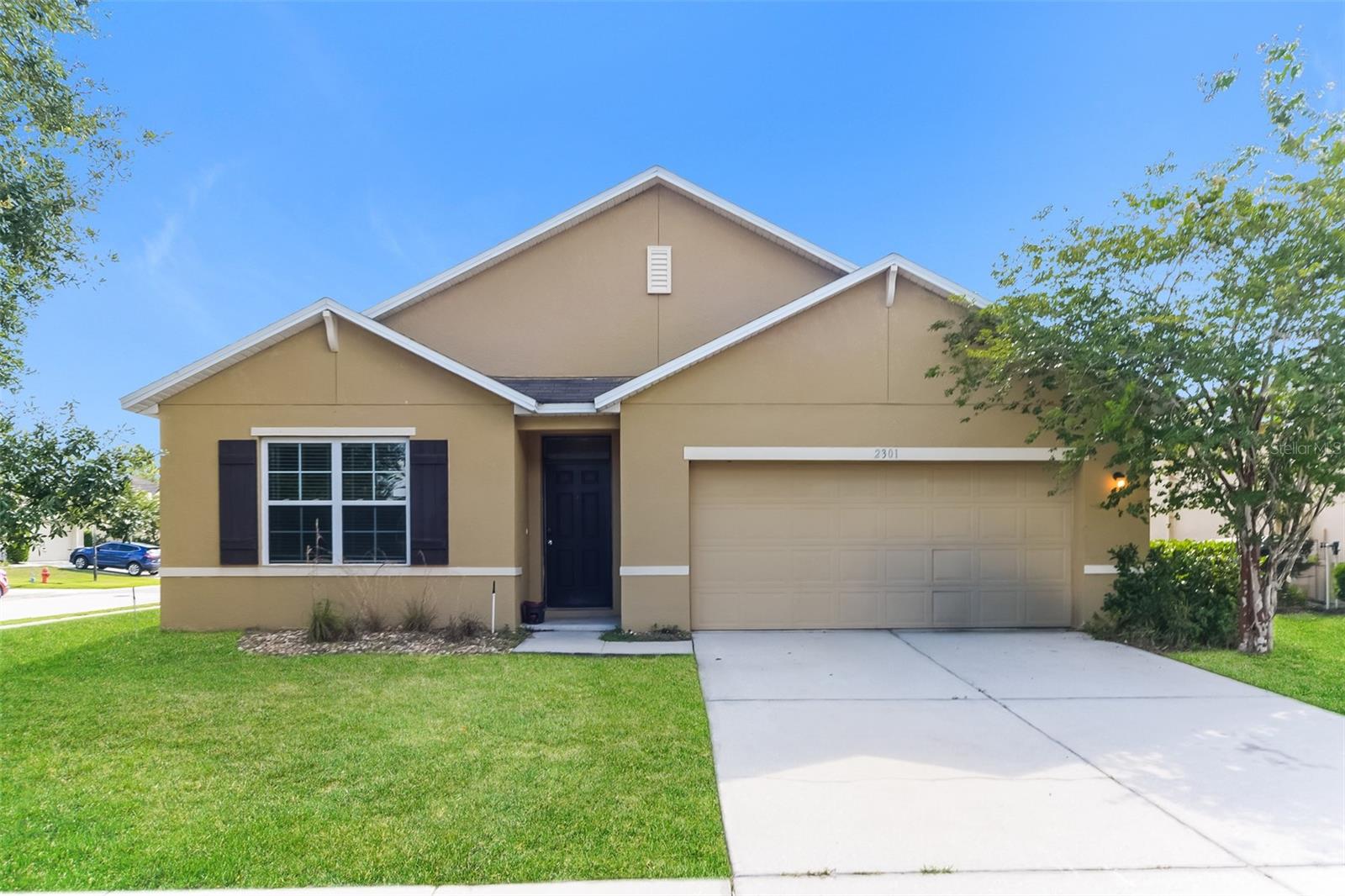 2301 Sequoia Way — photo