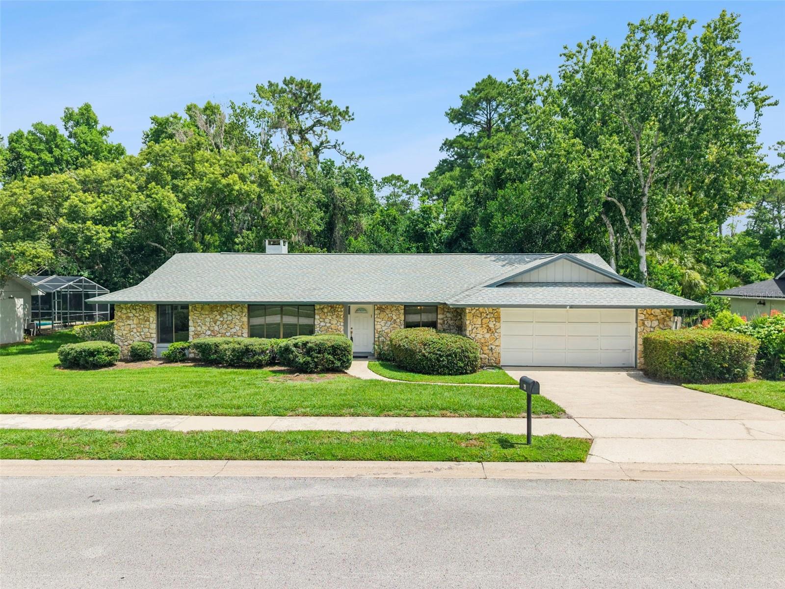 211 Hickory Drive — photo