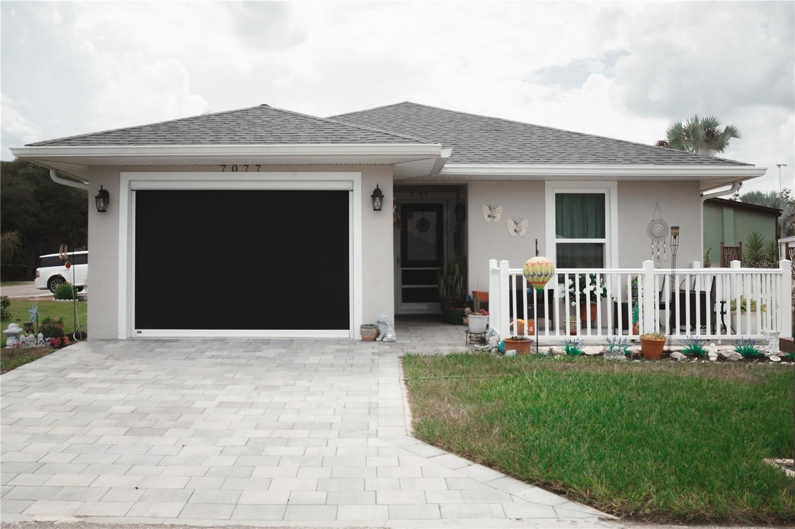 7077 Tamarind Way — photo