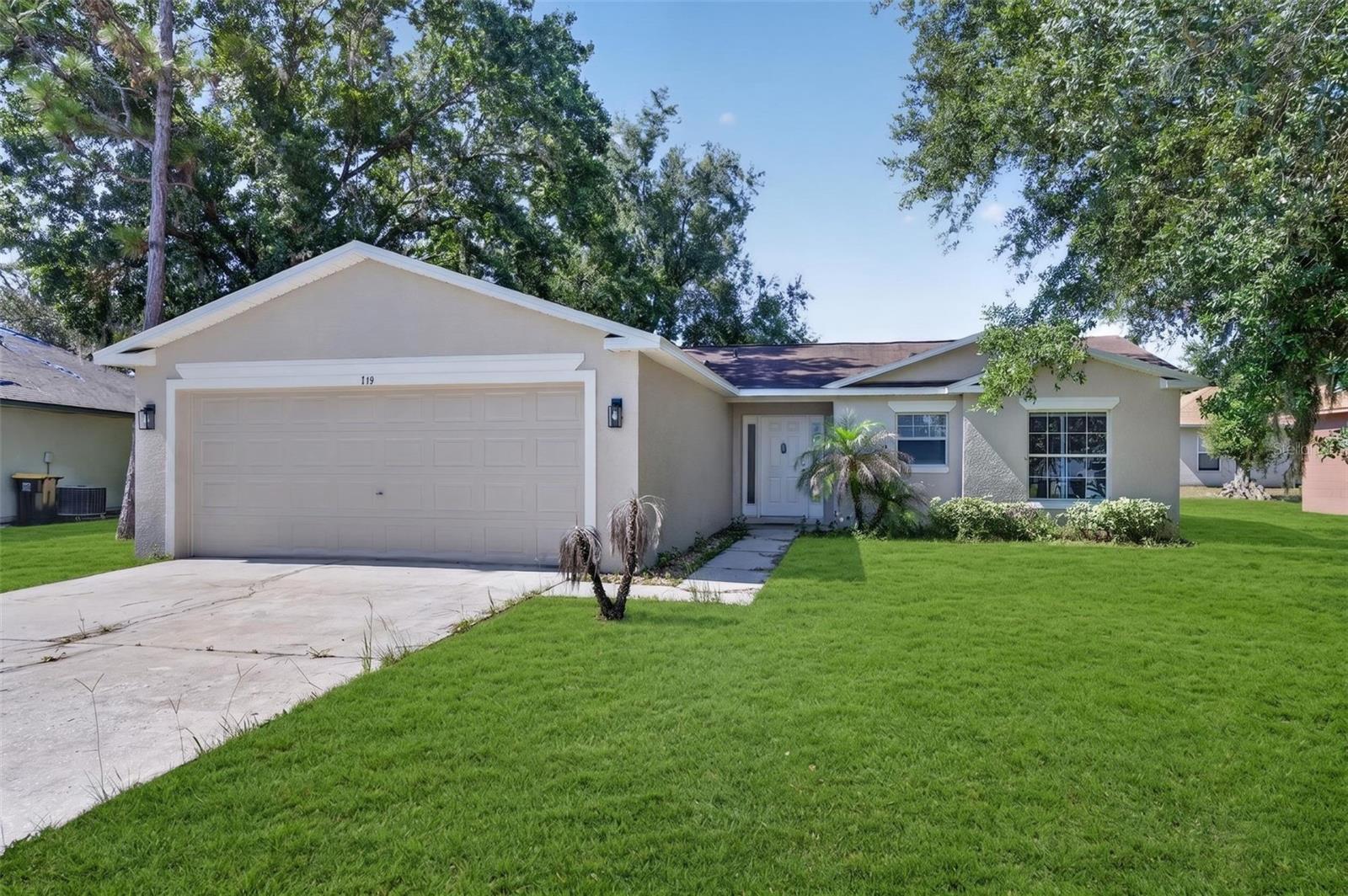 719 Waxwing Court — photo