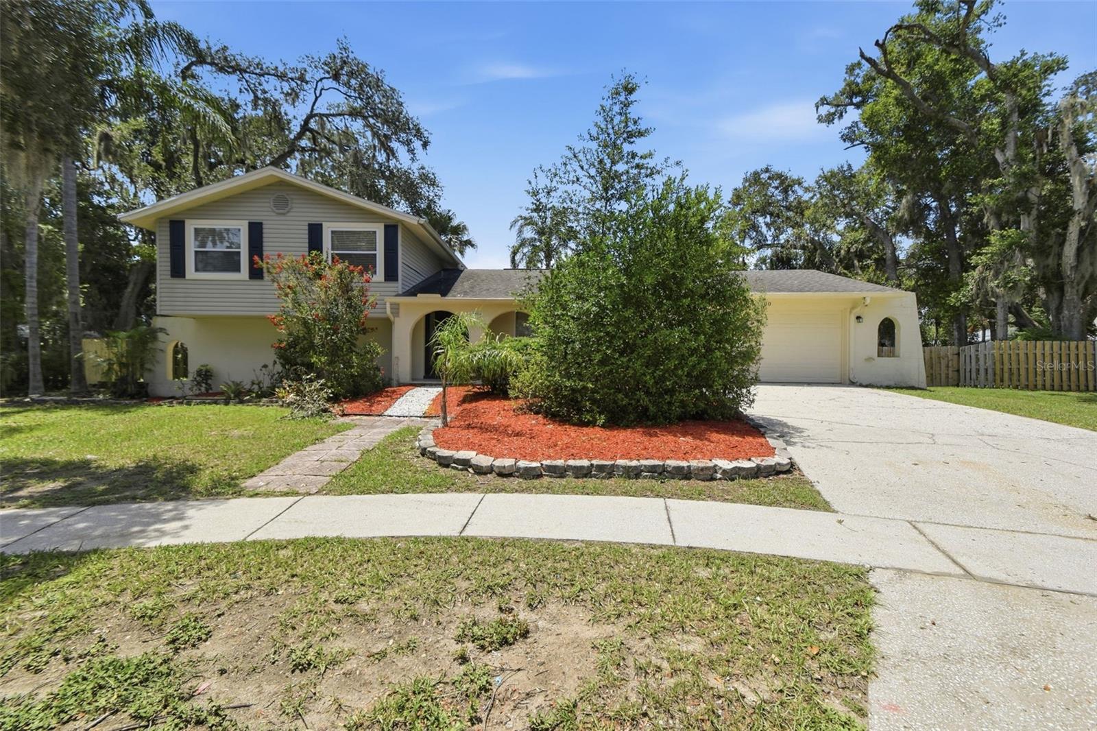 1200 Lake Valrico Lane — photo