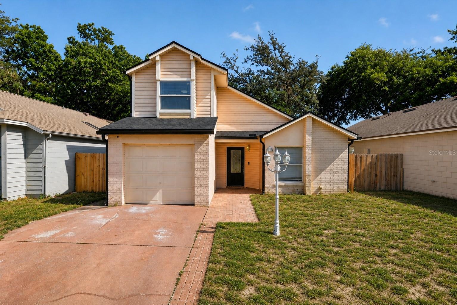 1243 Pin Oak Drive — photo