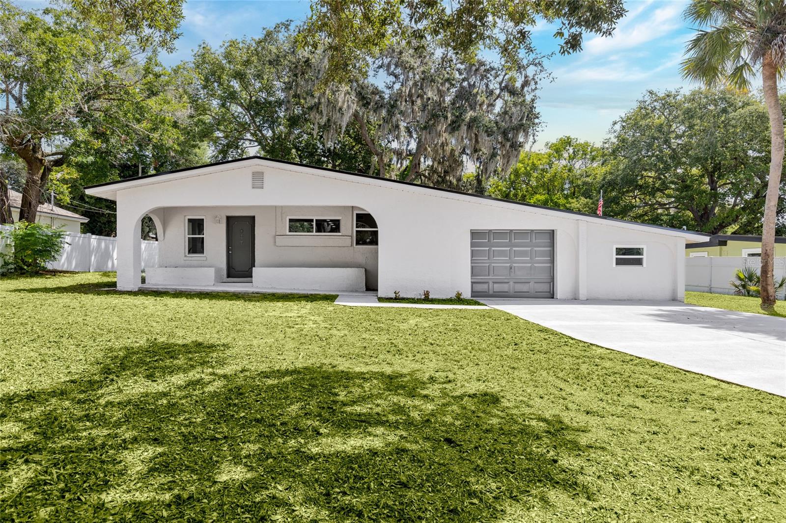 1375 Lake Drive — photo