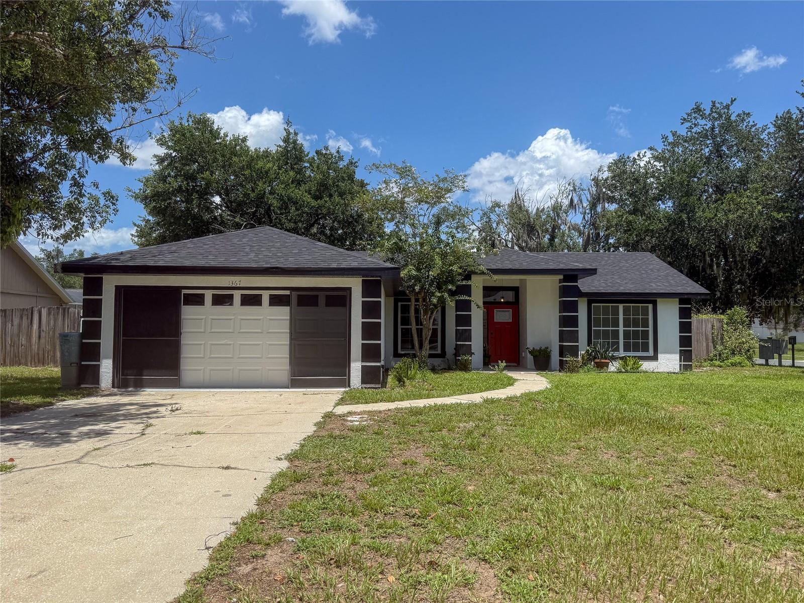 1367 Hensley Drive — photo