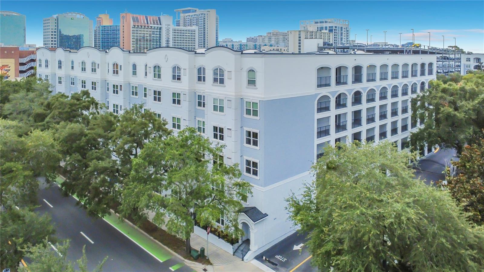 202 E South Street 4040 — photo
