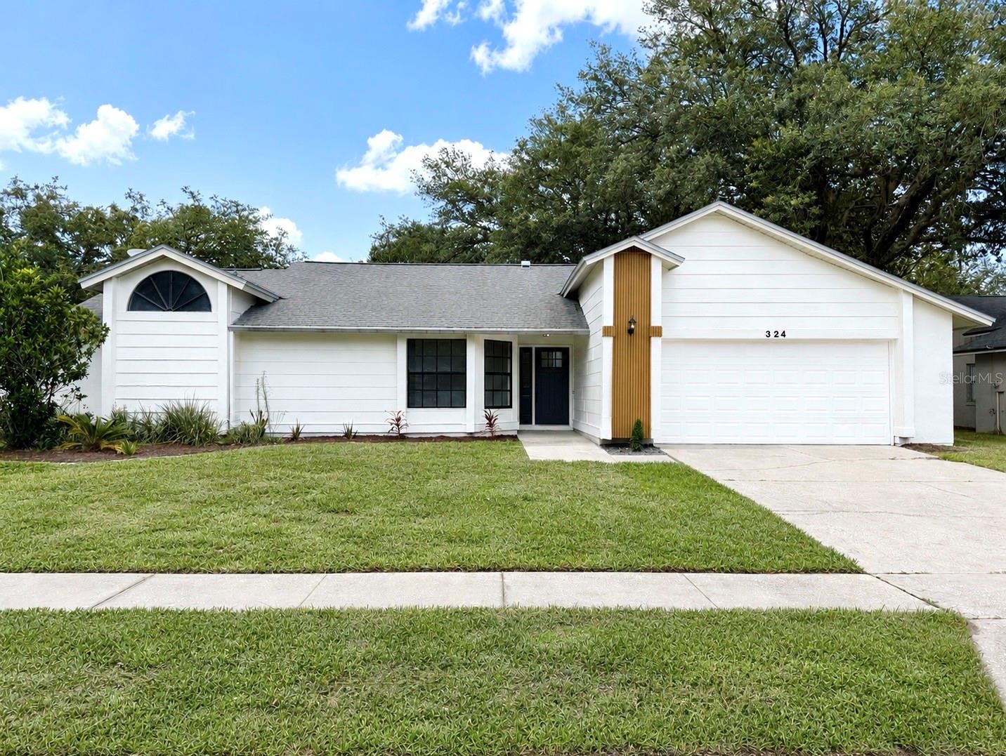 324 Ringwood Circle — photo