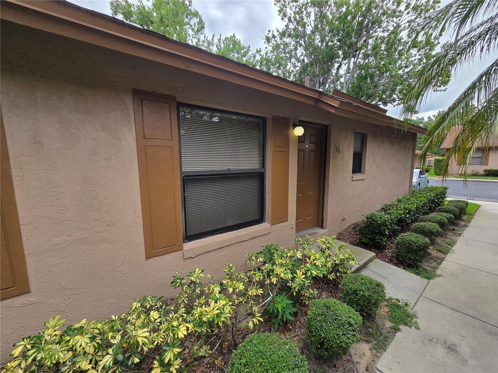 320 Eron Way 6 — photo