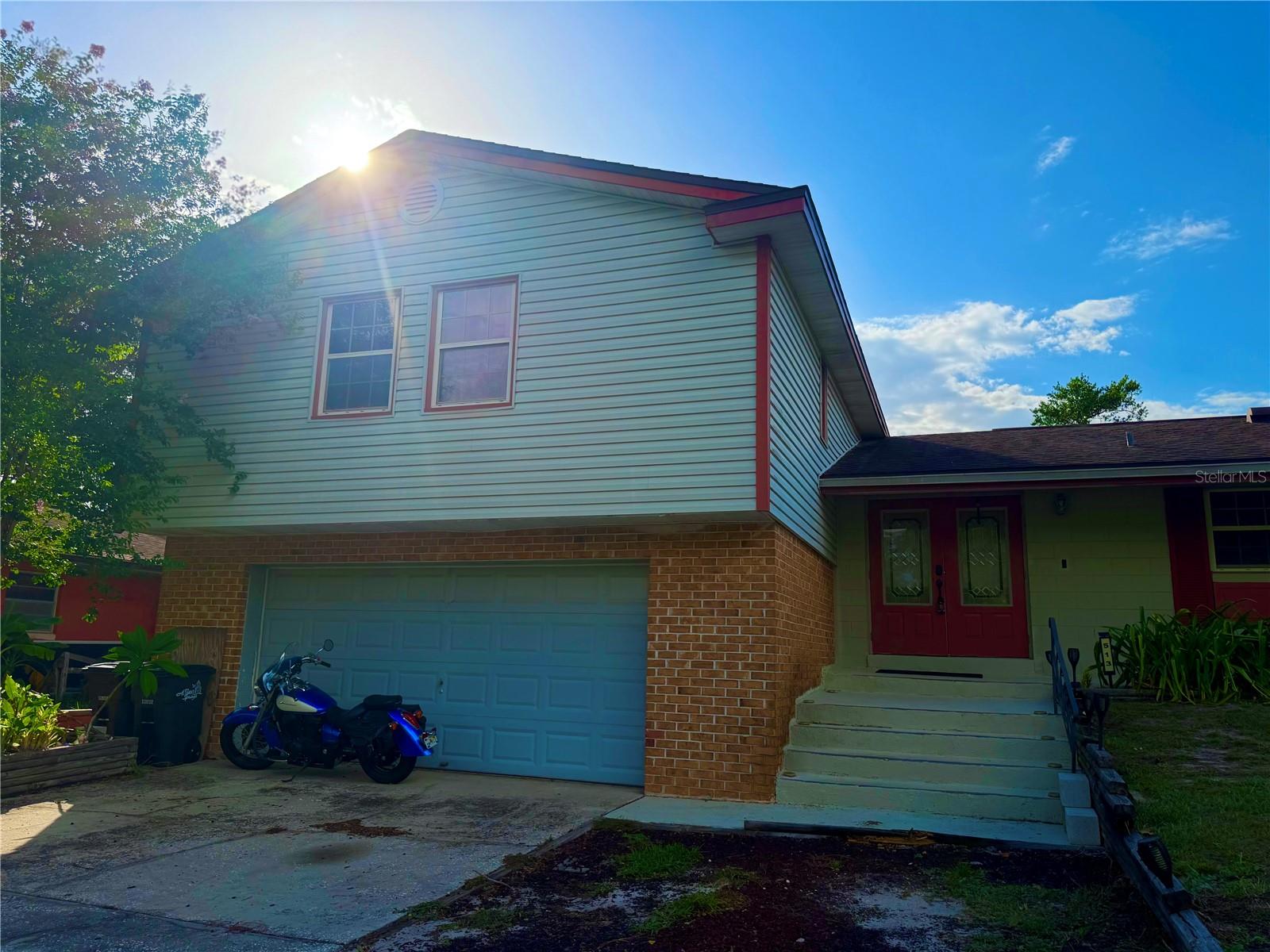 513 Oakcrest Street — photo