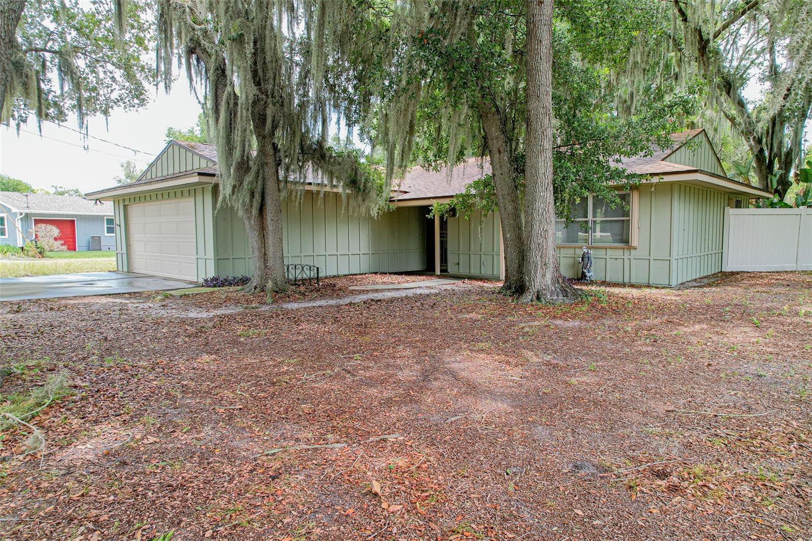 4604 Crystal Beach Road — photo