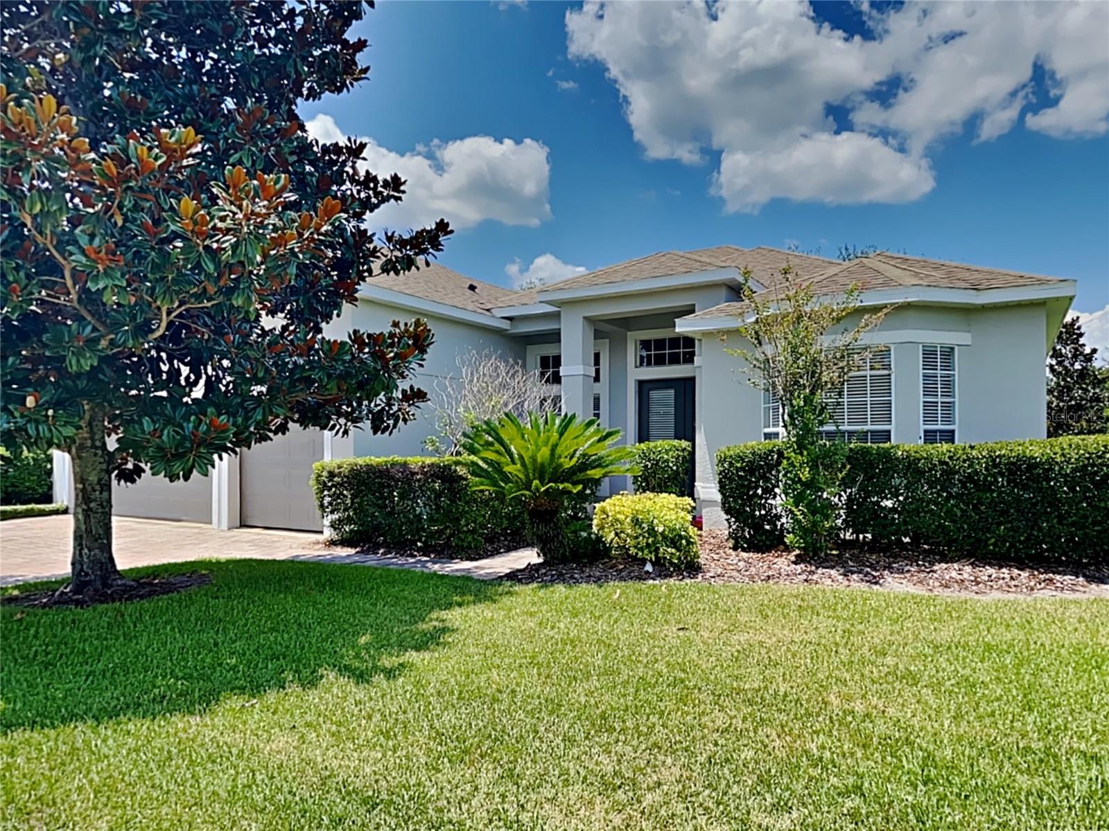 6190 Hedgesparrows Lane — photo