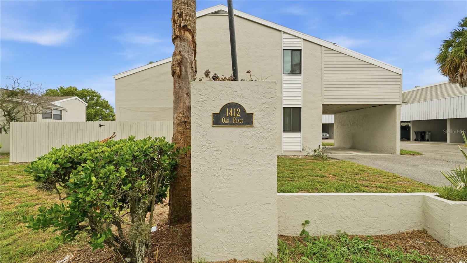 1412 Oak Place a — photo