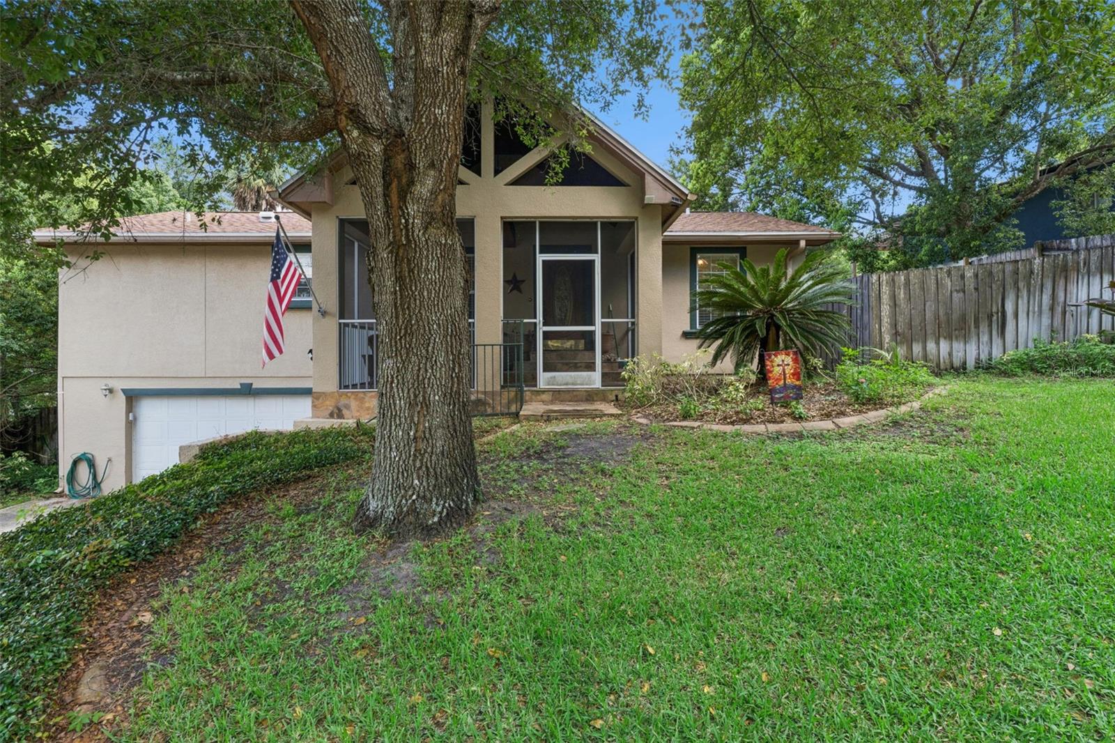 324 Hickory Court — photo
