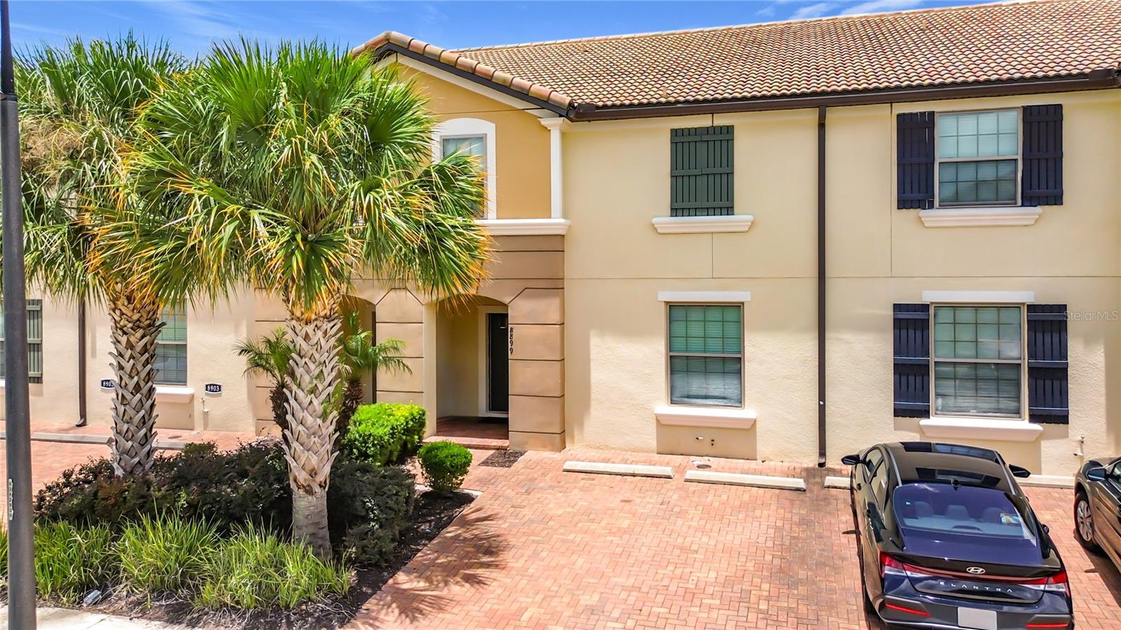 8899 Geneve Ct — photo