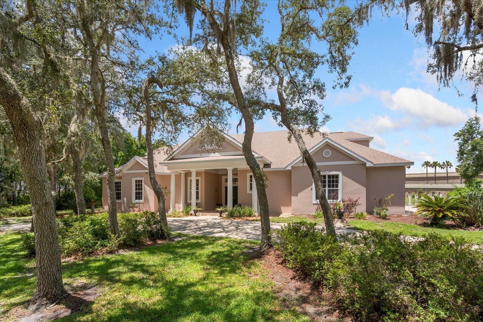 180 River Oaks Circle — photo