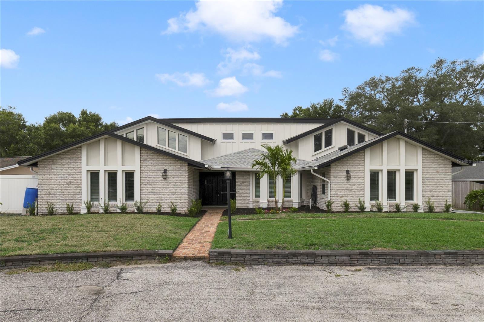 1048 Crystal Bowl Circle — photo